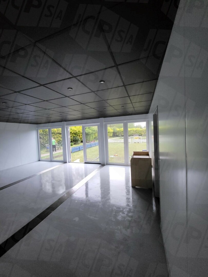 b5e90766-2411-41d6-adae-2a7a198f2b4b-1